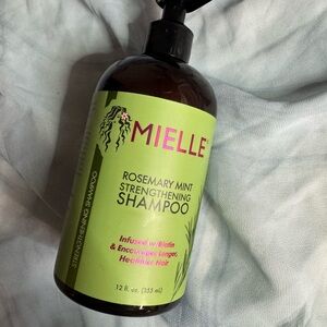 Mielle Rosemary Mint Strengthening Shampoo - Green